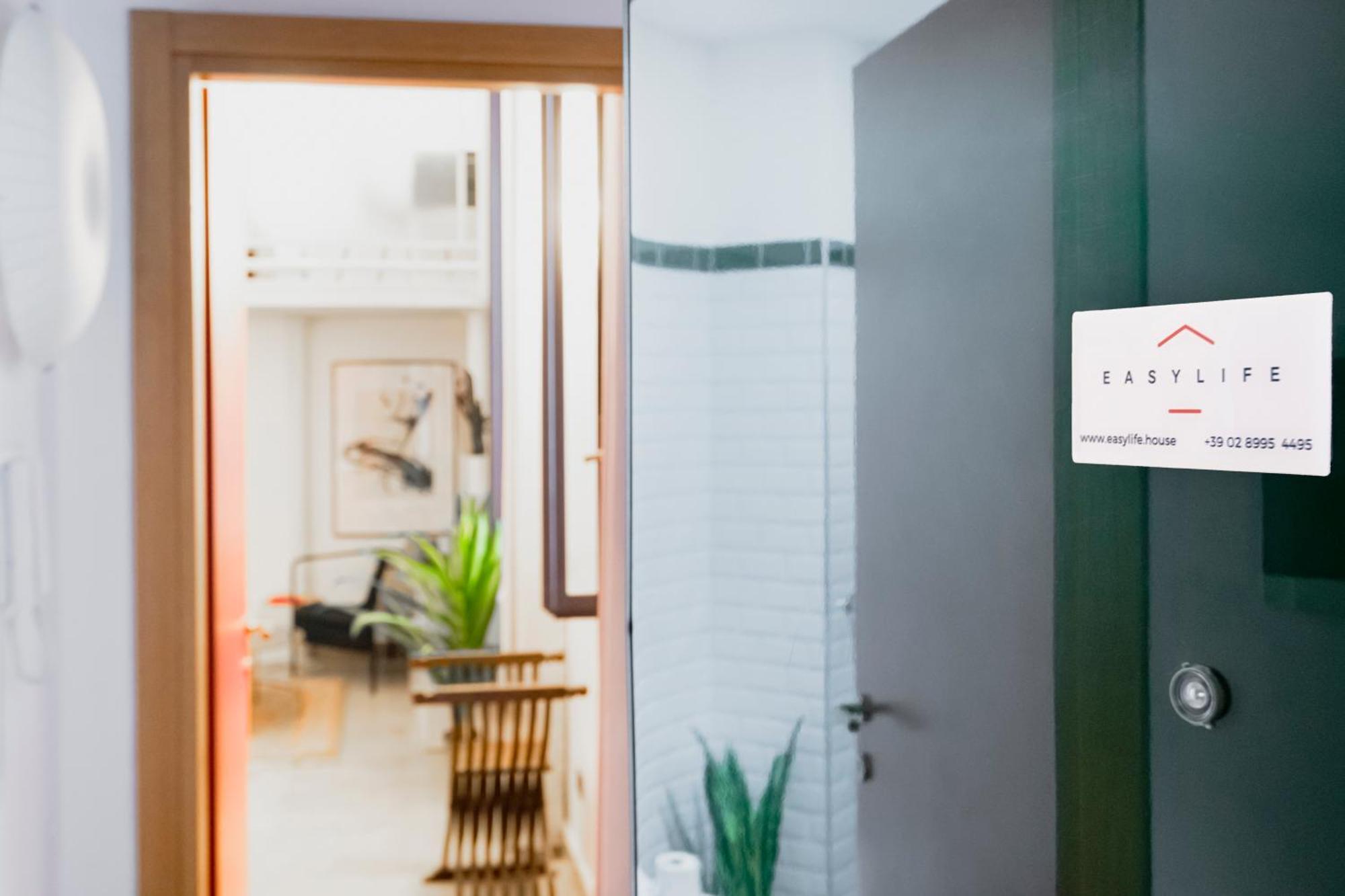Apartamento Easylife - Accogliente Monolocale In Via Torino, Posizione Perfetta Per Scoprire La Citta Milán Exterior foto